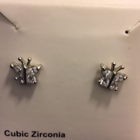 Butterfly necklace with matching earrings set - Picture 3 of 4